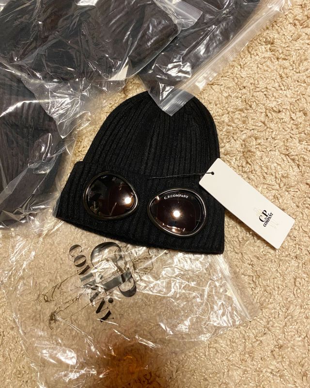 Зимові шапки Stone Island та C.P Company 