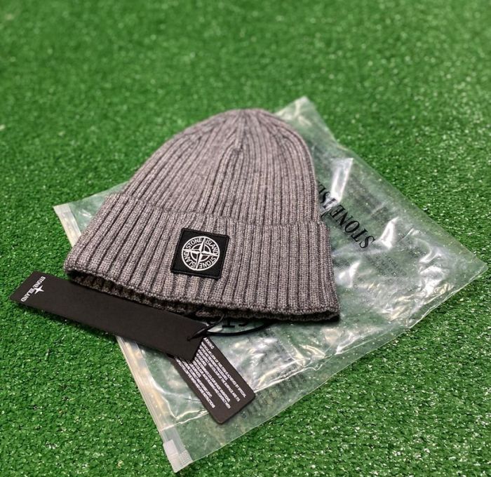 Зимові шапки Stone Island та C.P Company 